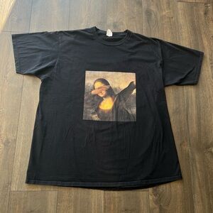 Mona Lisa Dabbing Graphic T-Shirt